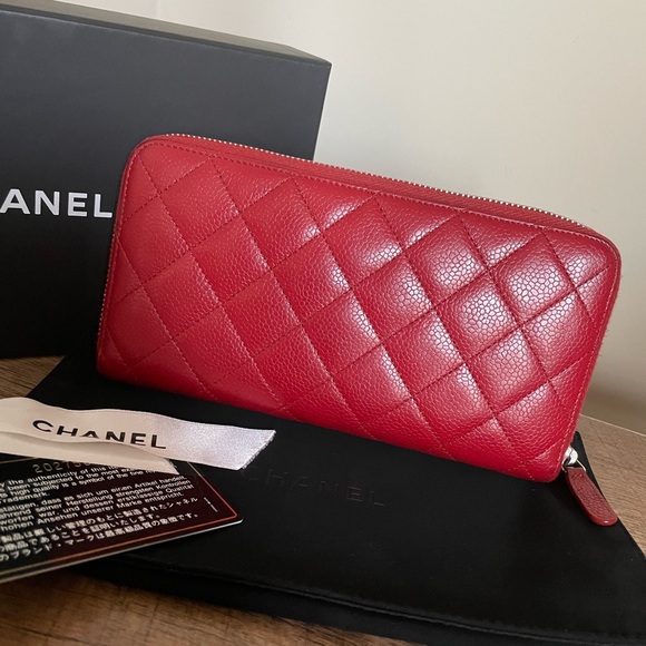 Authentic Chanel zippy caviar wallet - Picture 2 of 16